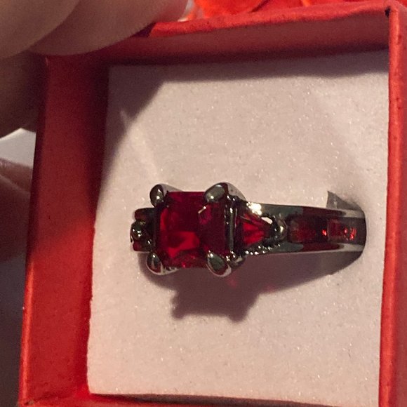 Square Princess Cut Red Zircon Ring Size 8 - Picture 1 of 3
